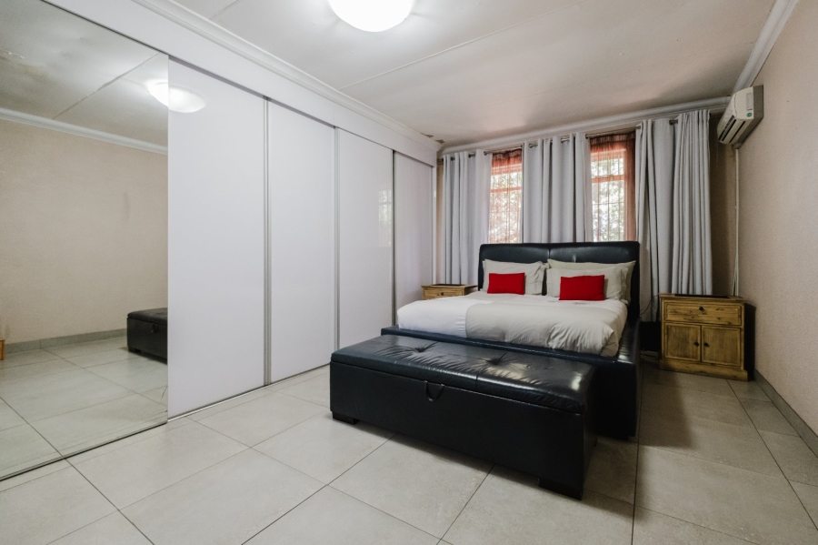 4 Bedroom Property for Sale in Chrisville Gauteng