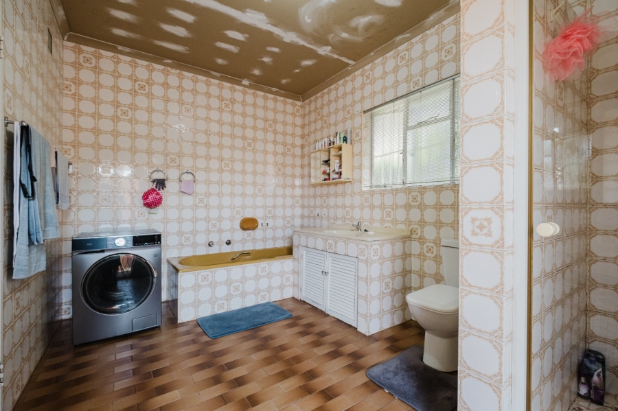 4 Bedroom Property for Sale in Chrisville Gauteng