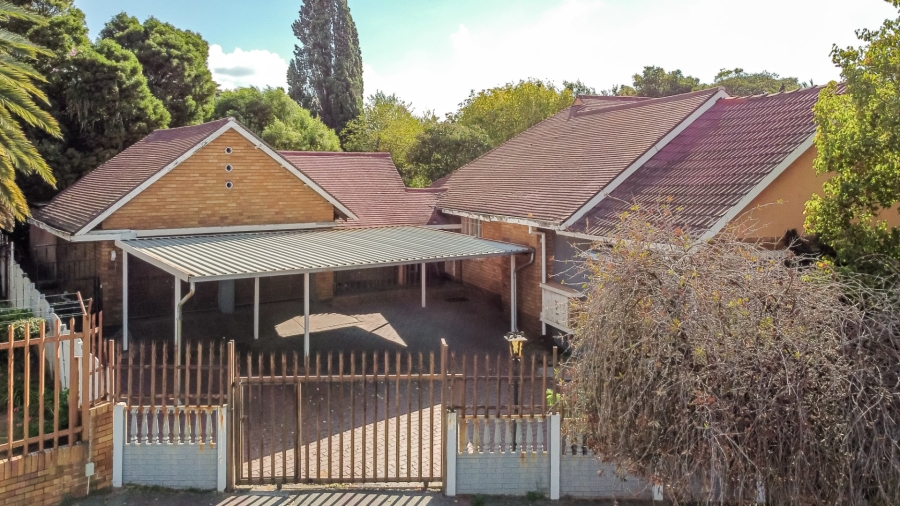 4 Bedroom Property for Sale in Chrisville Gauteng