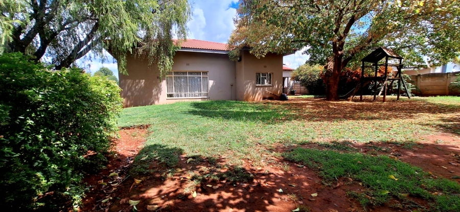 5 Bedroom Property for Sale in Rothdene Gauteng