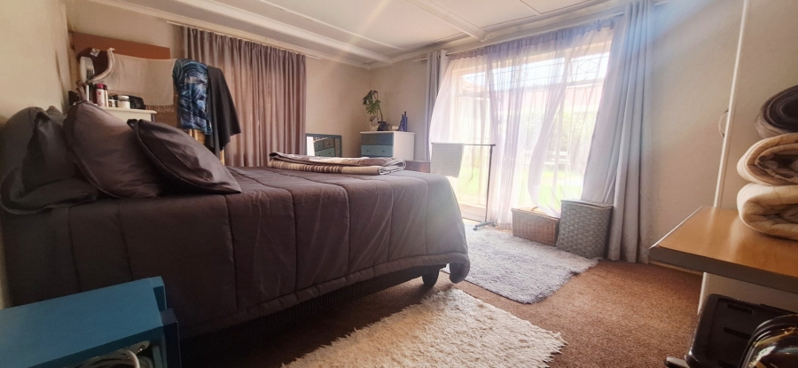 5 Bedroom Property for Sale in Rothdene Gauteng