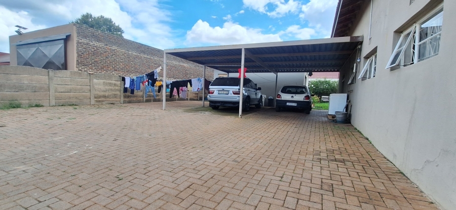 5 Bedroom Property for Sale in Rothdene Gauteng