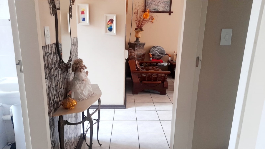 2 Bedroom Property for Sale in Vanderbijlpark CW 3 Gauteng