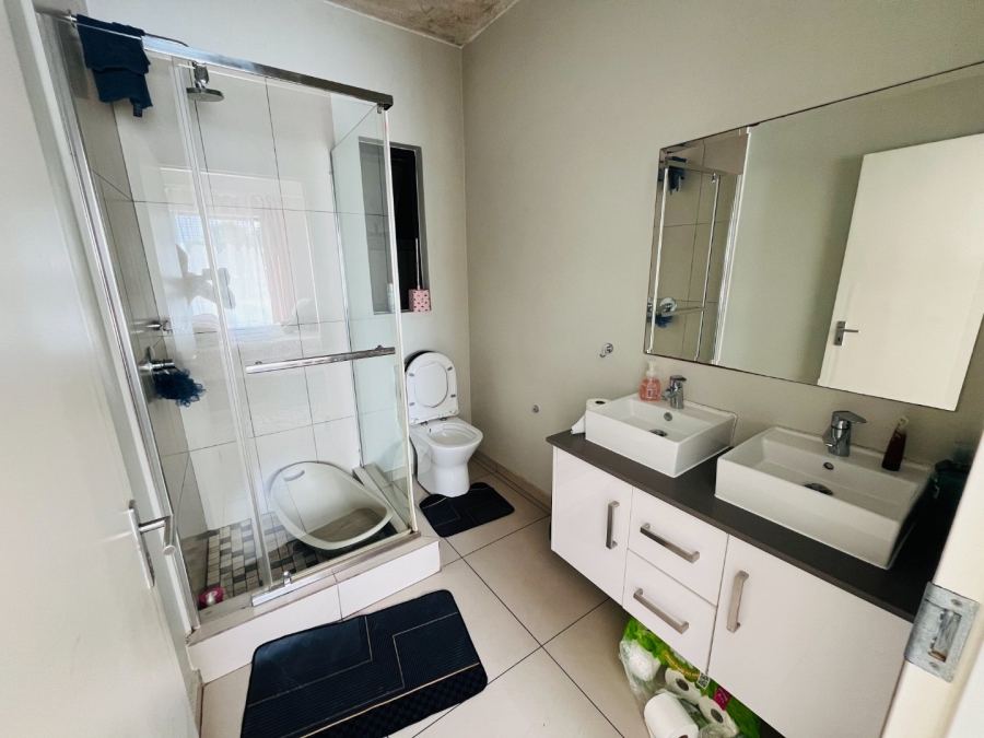 To Let 2 Bedroom Property for Rent in North Riding Gauteng