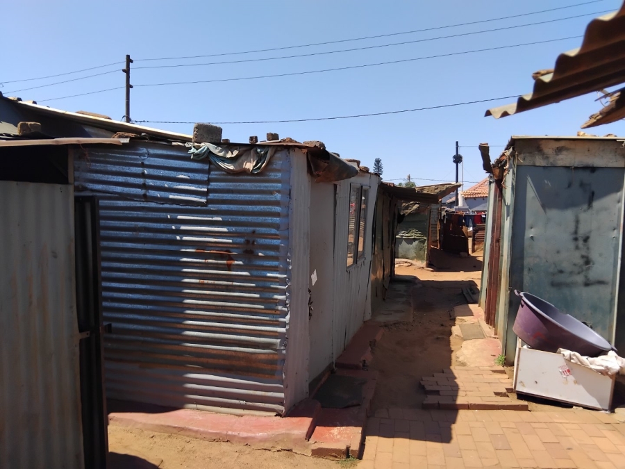  Bedroom Property for Sale in Duduza Gauteng