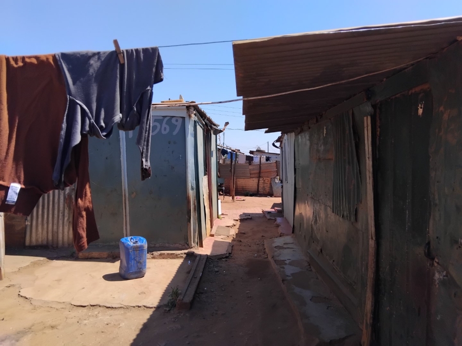  Bedroom Property for Sale in Duduza Gauteng