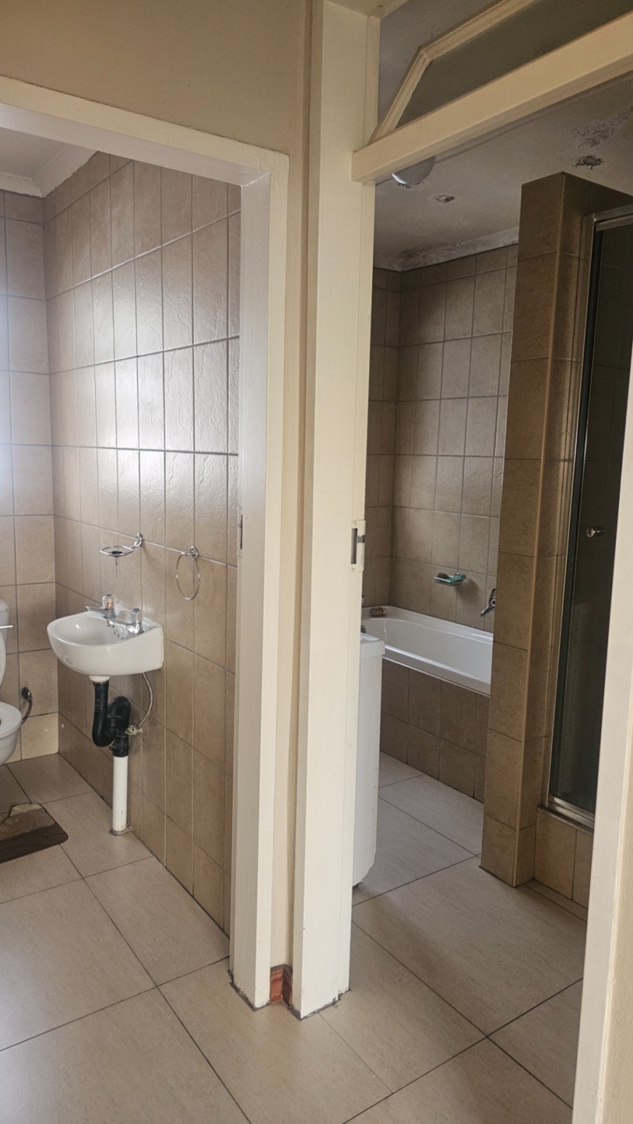 To Let 2 Bedroom Property for Rent in Bryanston Gauteng