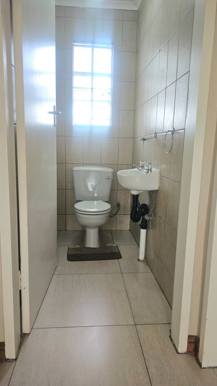 To Let 2 Bedroom Property for Rent in Bryanston Gauteng