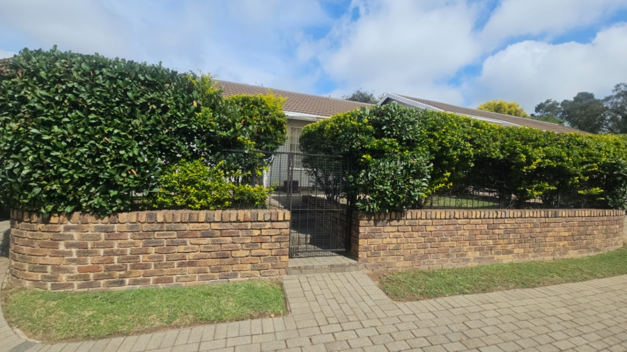 To Let 2 Bedroom Property for Rent in Bryanston Gauteng