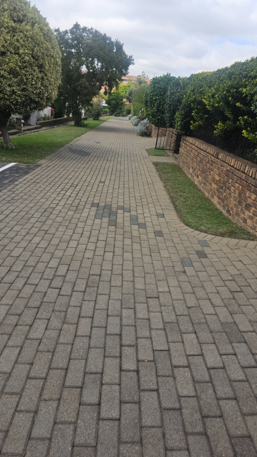 To Let 2 Bedroom Property for Rent in Bryanston Gauteng