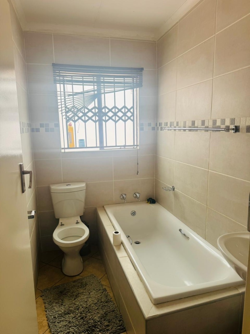 To Let 3 Bedroom Property for Rent in Theresa Park Gauteng