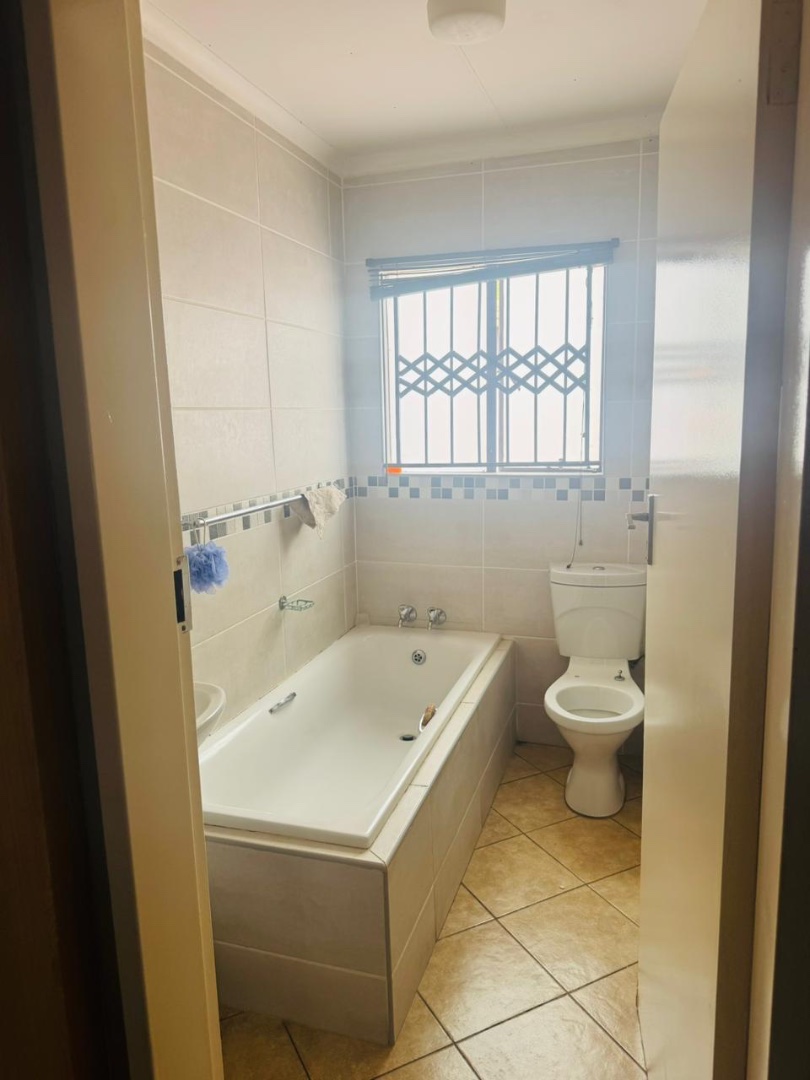 To Let 3 Bedroom Property for Rent in Theresa Park Gauteng