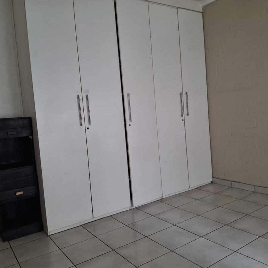 8 Bedroom Property for Sale in Dalpark Ext 1 Gauteng