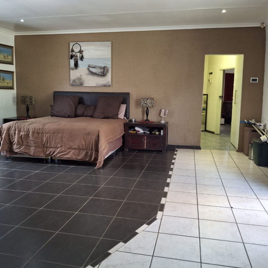 8 Bedroom Property for Sale in Dalpark Ext 1 Gauteng