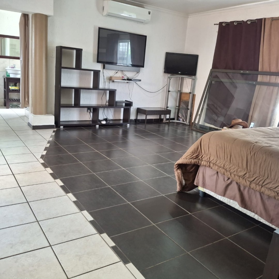 8 Bedroom Property for Sale in Dalpark Ext 1 Gauteng