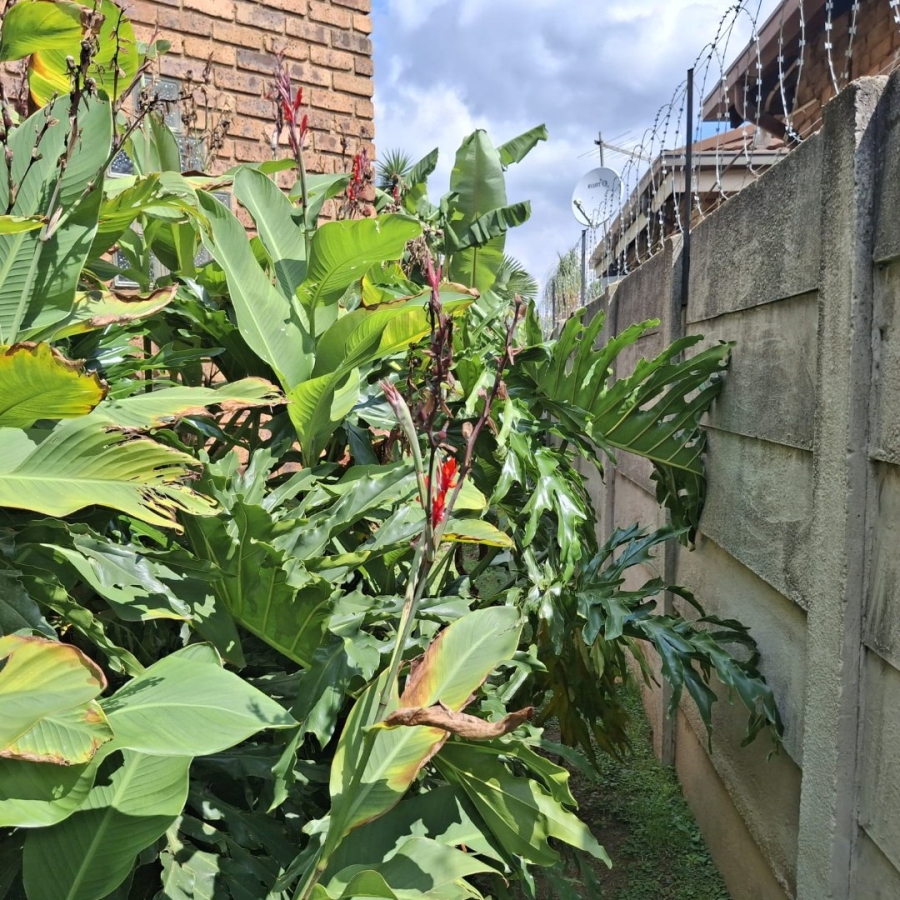 8 Bedroom Property for Sale in Dalpark Ext 1 Gauteng