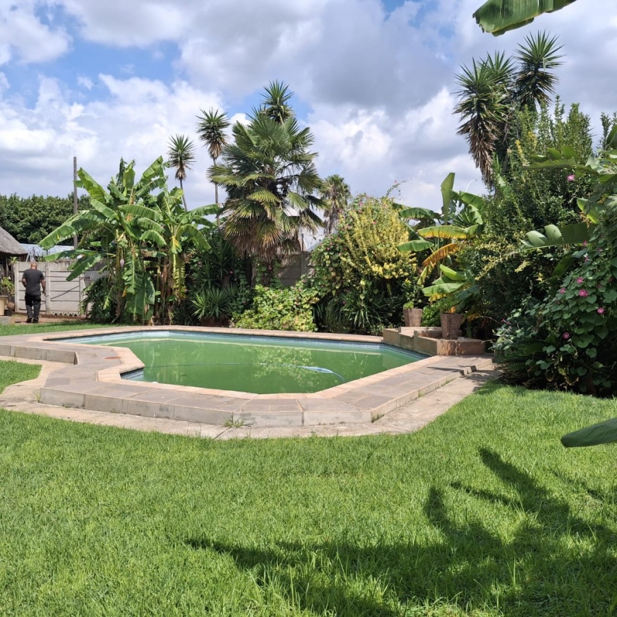 8 Bedroom Property for Sale in Dalpark Ext 1 Gauteng