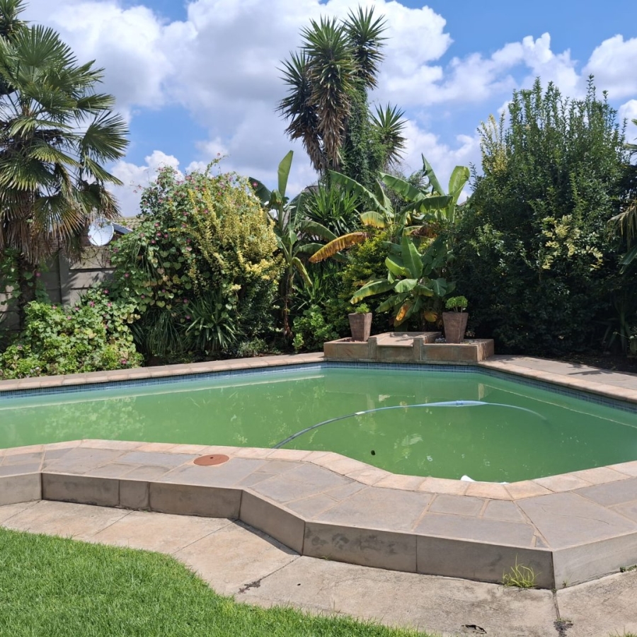 8 Bedroom Property for Sale in Dalpark Ext 1 Gauteng