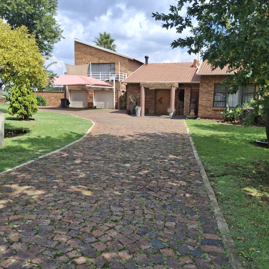 8 Bedroom Property for Sale in Dalpark Ext 1 Gauteng