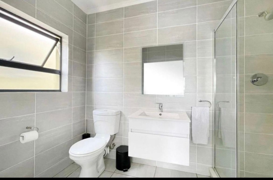 To Let 2 Bedroom Property for Rent in Waterfall Gauteng