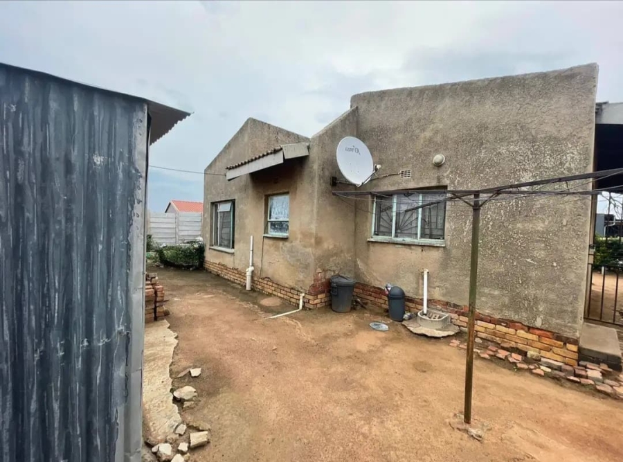 2 Bedroom Property for Sale in Etwatwa Gauteng
