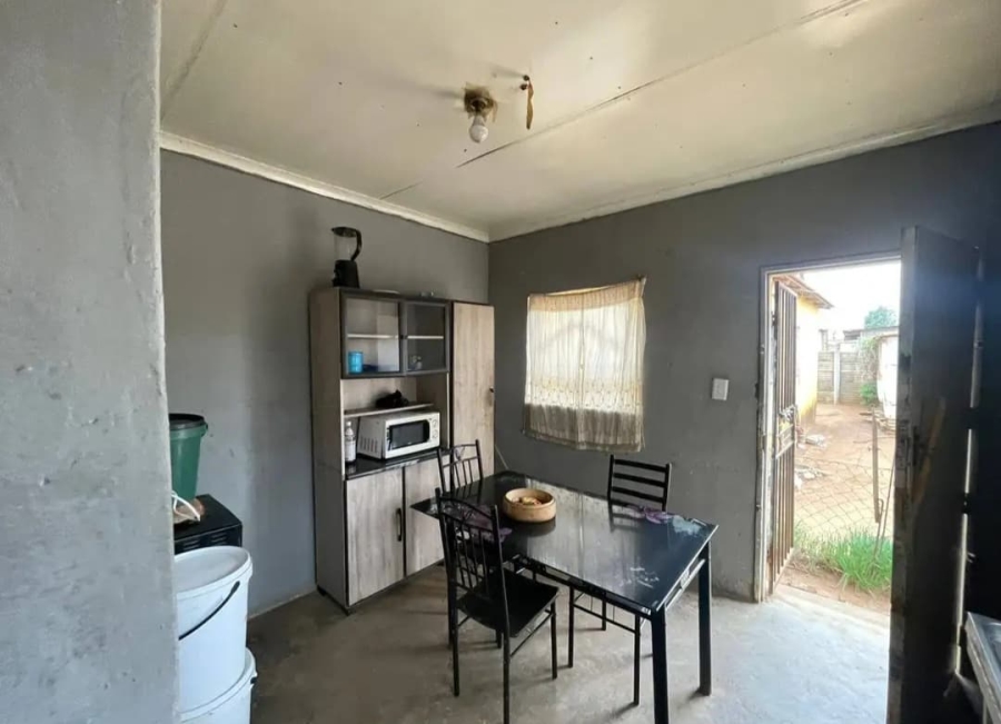 2 Bedroom Property for Sale in Etwatwa Gauteng