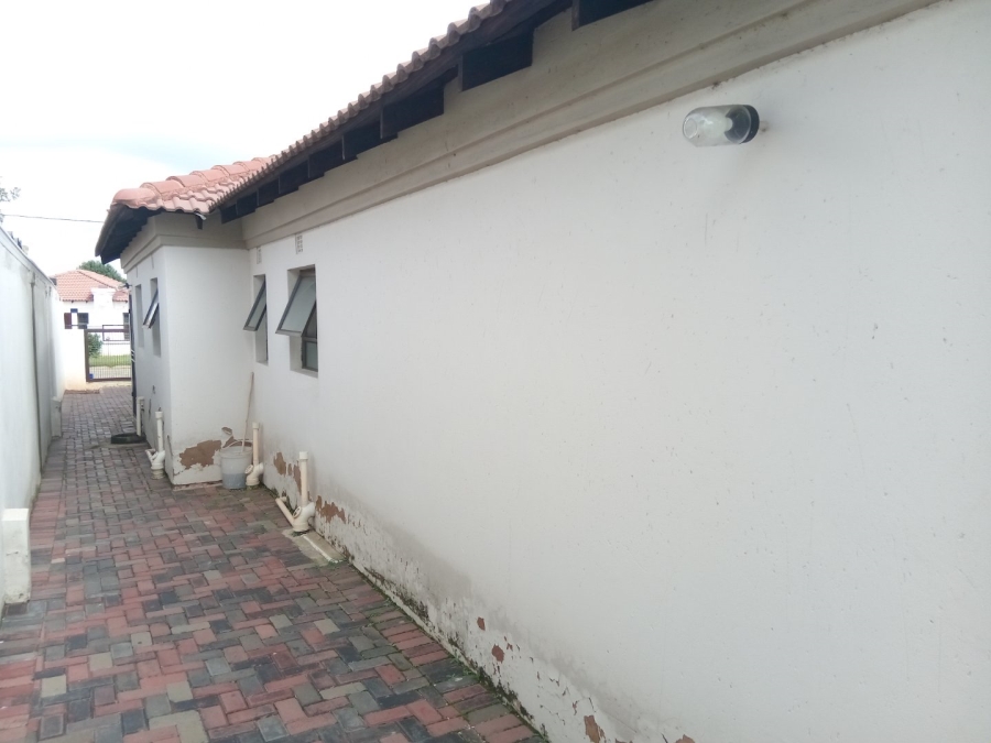 3 Bedroom Property for Sale in Spruit View Gauteng