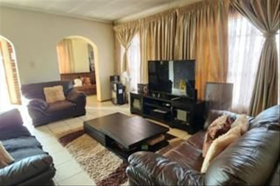 3 Bedroom Property for Sale in Dawn Park Gauteng
