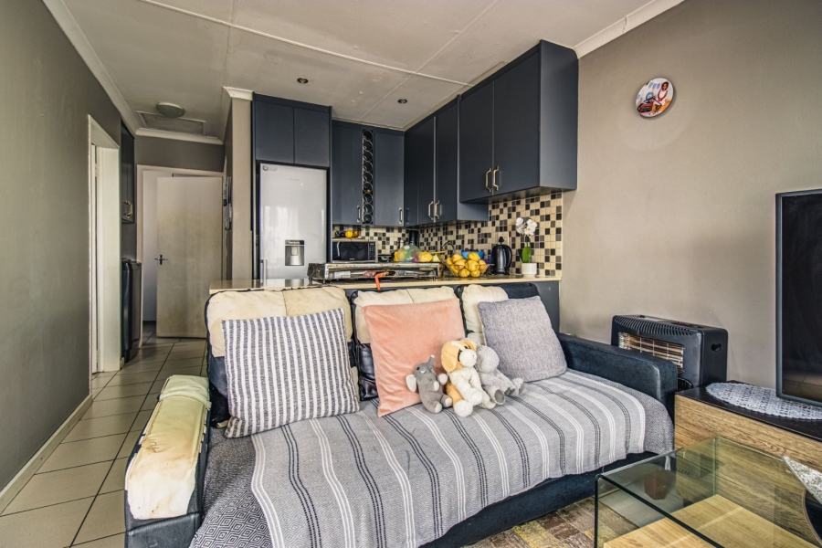 2 Bedroom Property for Sale in Glen Marais Gauteng