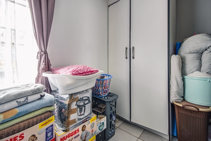 2 Bedroom Property for Sale in Glen Marais Gauteng