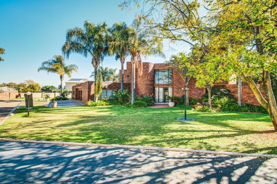 5 Bedroom Property for Sale in Terenure Gauteng