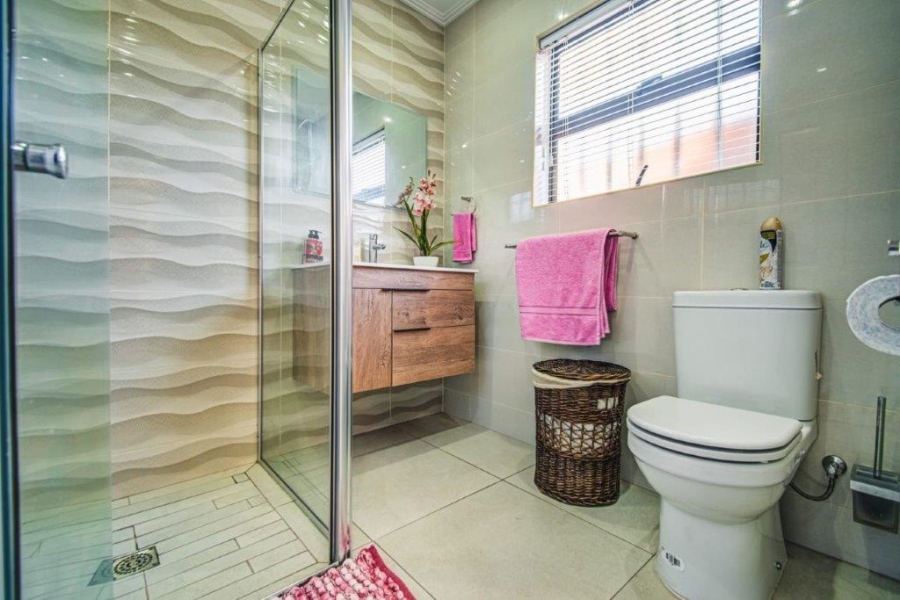 5 Bedroom Property for Sale in Terenure Gauteng