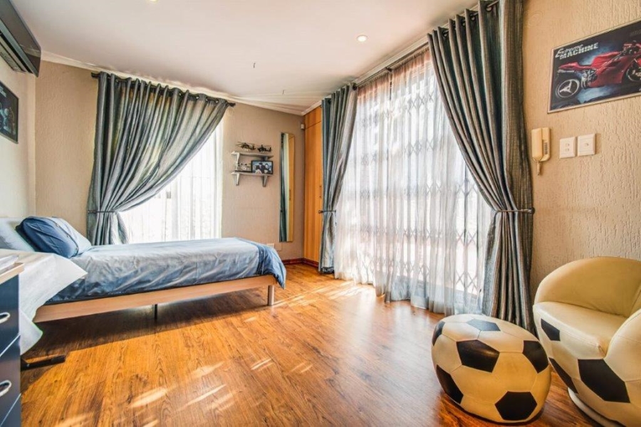 5 Bedroom Property for Sale in Terenure Gauteng