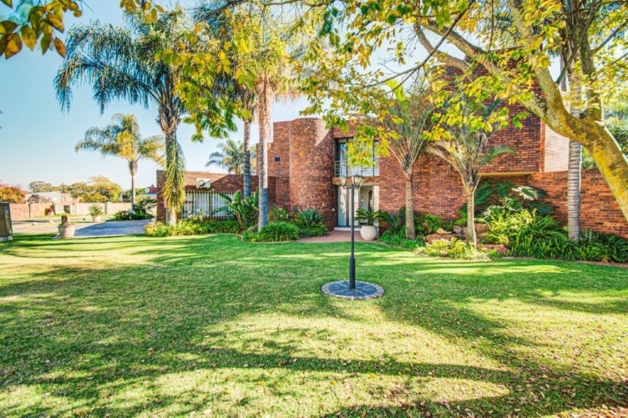 5 Bedroom Property for Sale in Terenure Gauteng