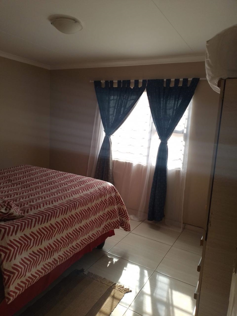 2 Bedroom Property for Sale in Toekomsrus Gauteng