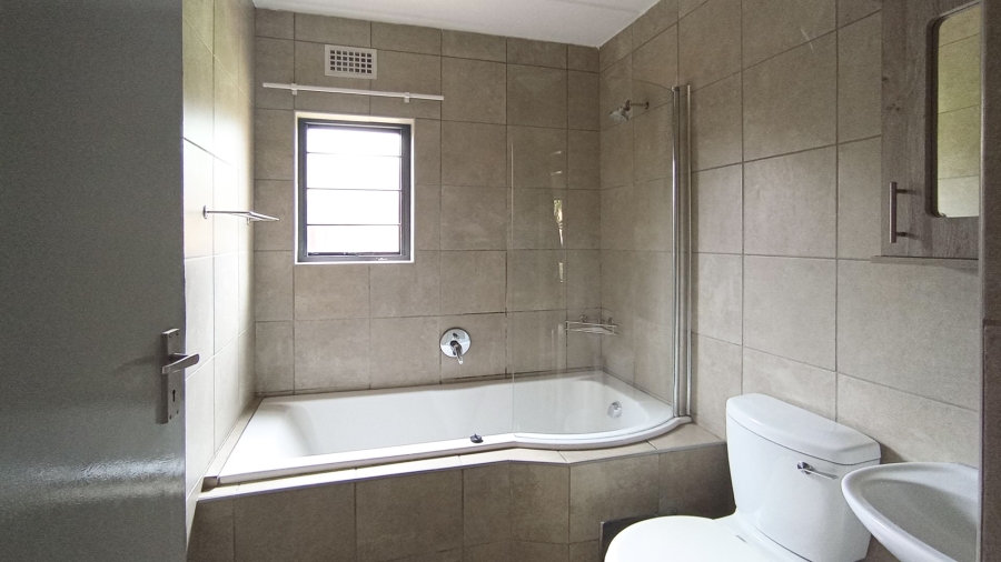 2 Bedroom Property for Sale in La Montagne Gauteng