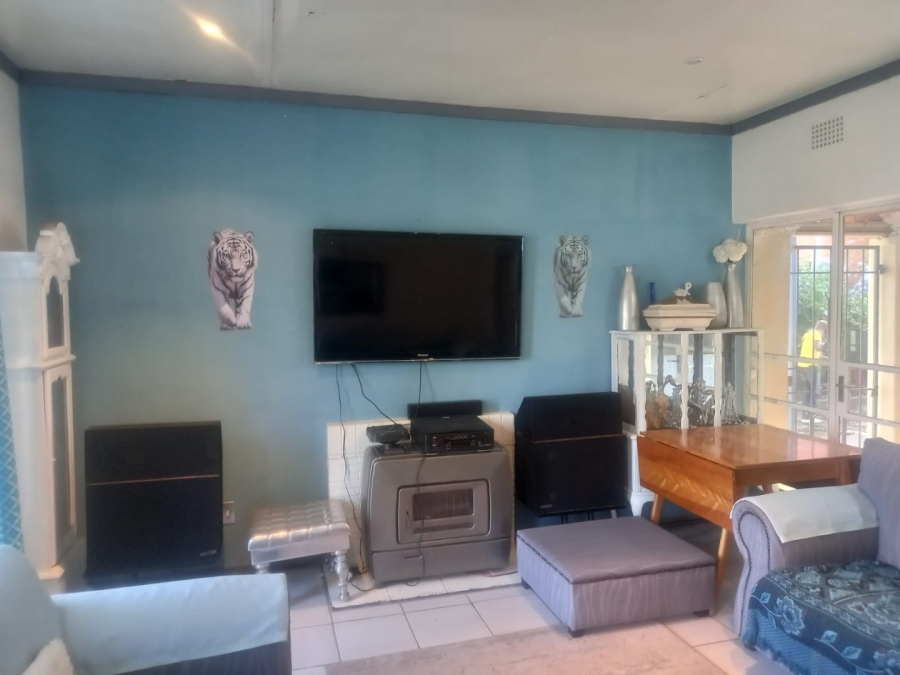 6 Bedroom Property for Sale in Roodepoort West Gauteng