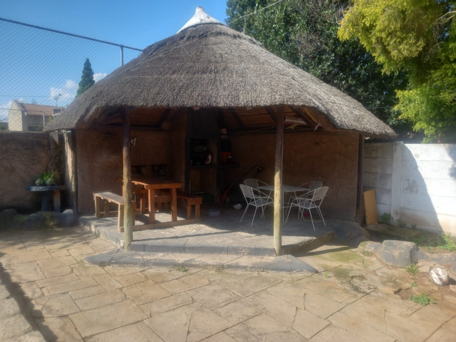 6 Bedroom Property for Sale in Roodepoort West Gauteng