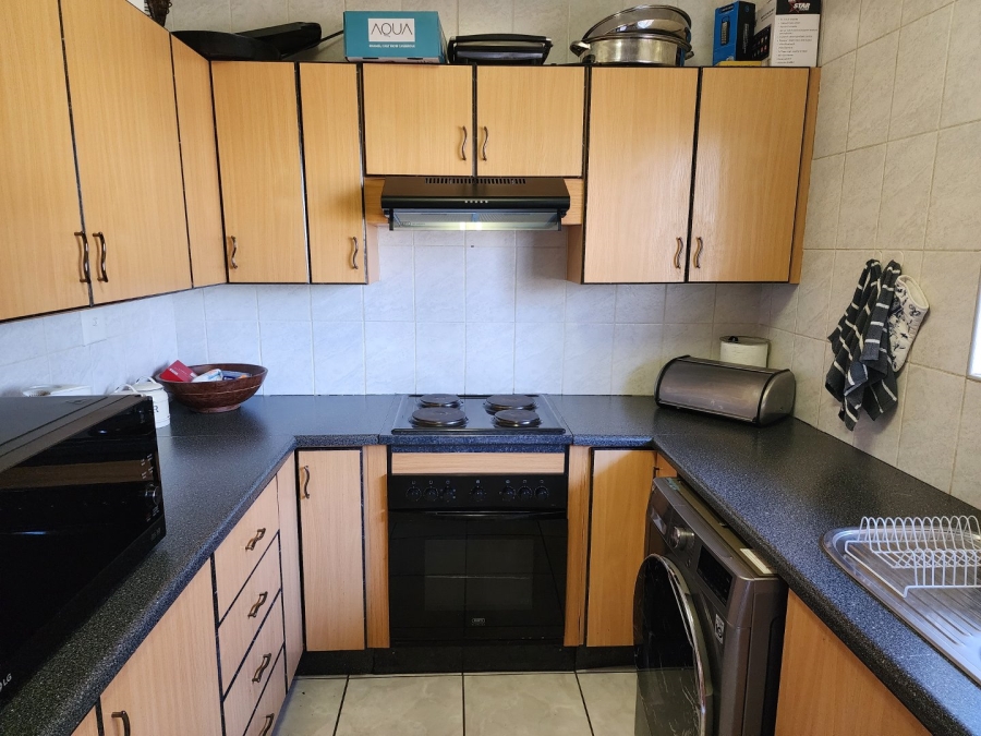 To Let 2 Bedroom Property for Rent in Witfield Gauteng