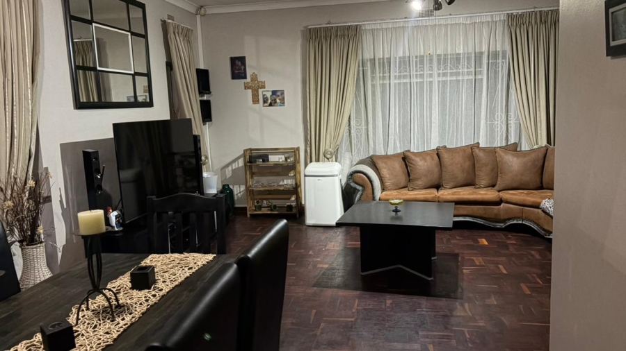 3 Bedroom Property for Sale in Hurlyvale Gauteng