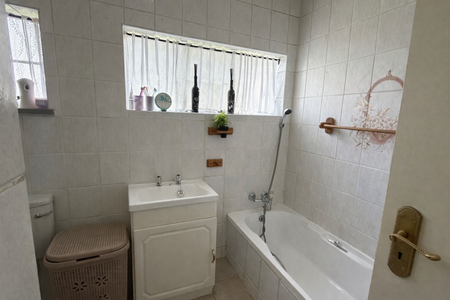 3 Bedroom Property for Sale in Hurlyvale Gauteng