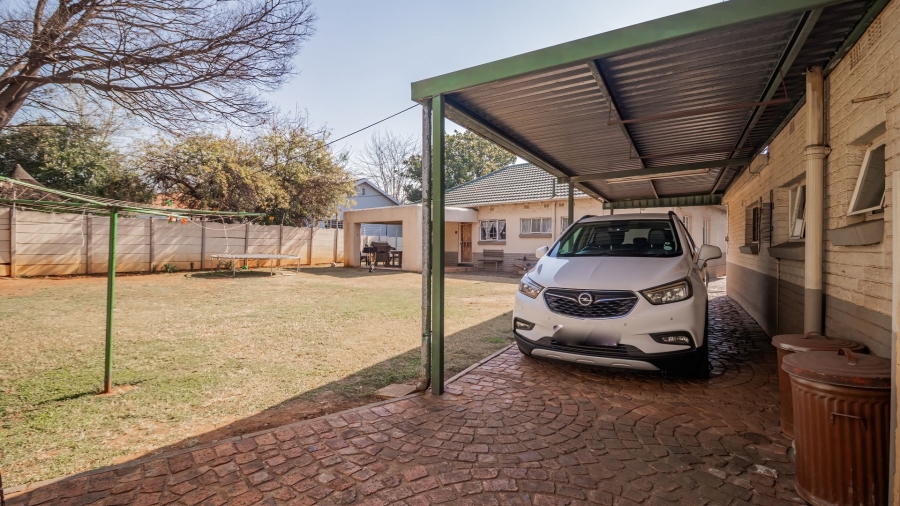 3 Bedroom Property for Sale in Hurlyvale Gauteng