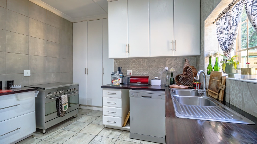 3 Bedroom Property for Sale in Hurlyvale Gauteng