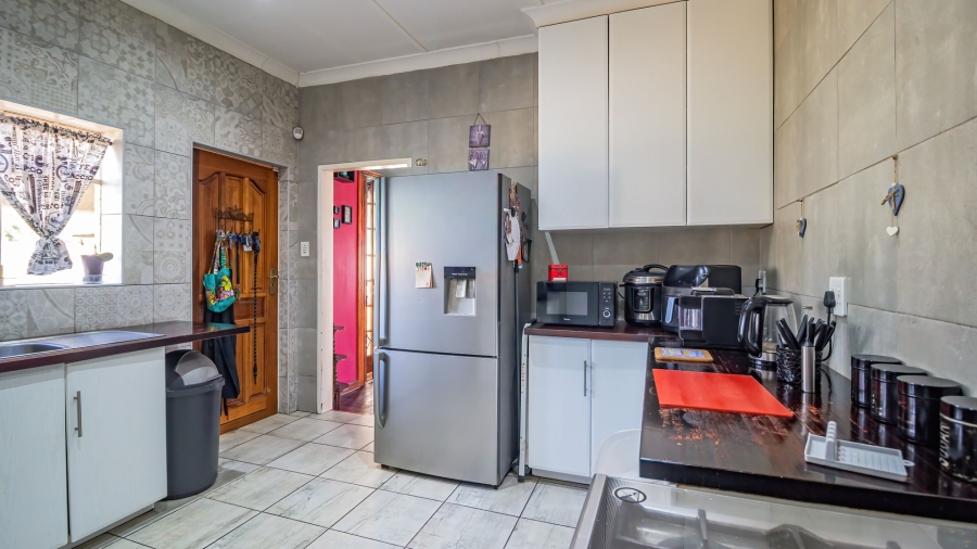 3 Bedroom Property for Sale in Hurlyvale Gauteng