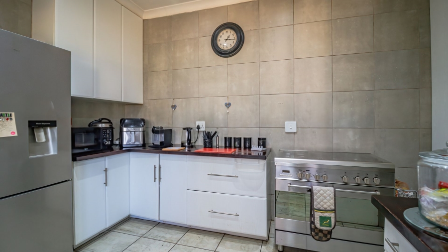 3 Bedroom Property for Sale in Hurlyvale Gauteng
