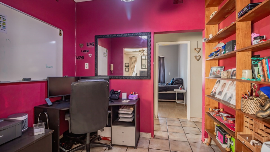 3 Bedroom Property for Sale in Hurlyvale Gauteng