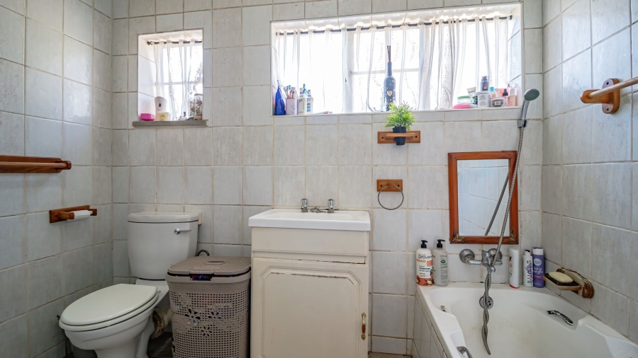 3 Bedroom Property for Sale in Hurlyvale Gauteng