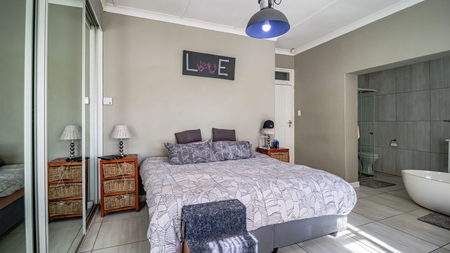 3 Bedroom Property for Sale in Hurlyvale Gauteng