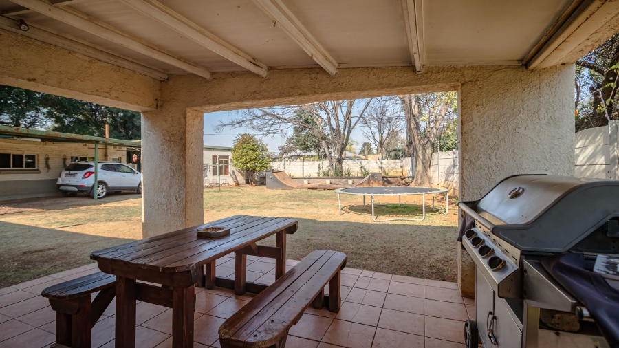 3 Bedroom Property for Sale in Hurlyvale Gauteng