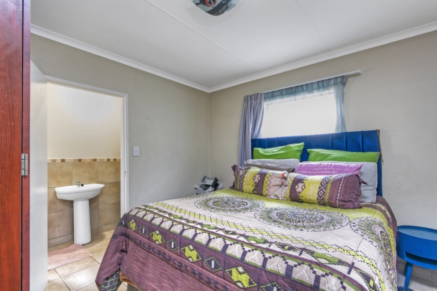 3 Bedroom Property for Sale in Kosmosdal Gauteng